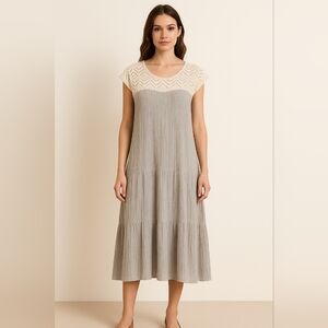 Mastro Moda Made‑in‑Italy Lace Yoke Midi Dress – Light Grey Boho Elegance Medium